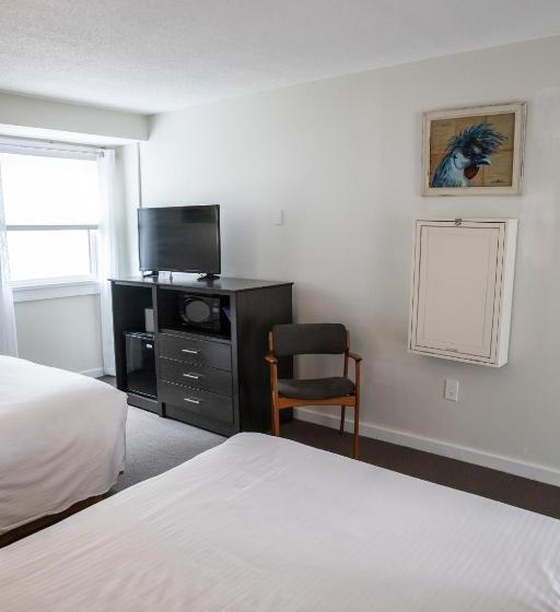 Номер Стандарт, Clear River Inn And Tavern