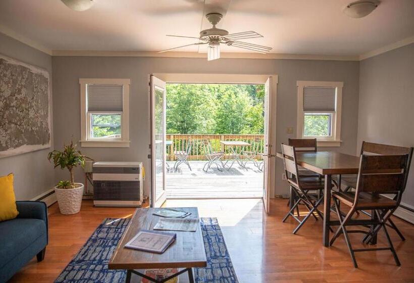 Апартаменты 1 Спальня с Видом, Clear River Inn And Tavern