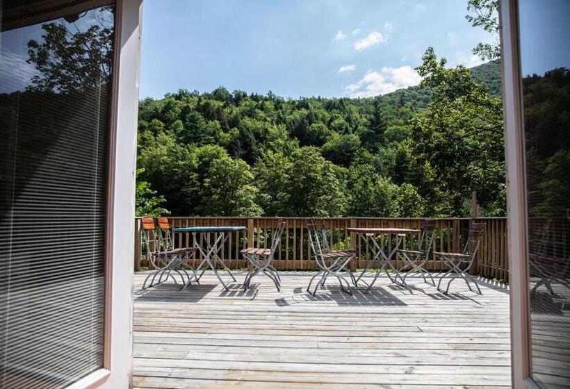 Апартаменты 1 Спальня с Видом, Clear River Inn And Tavern