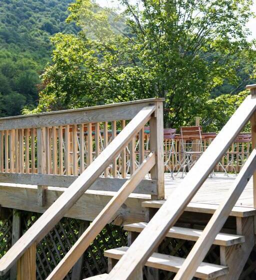 Апартаменты 1 Спальня с Видом, Clear River Inn And Tavern