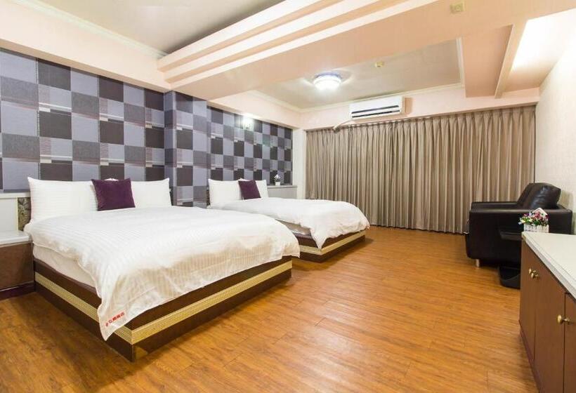 اتاق استاندارد چهار تخته, Lech