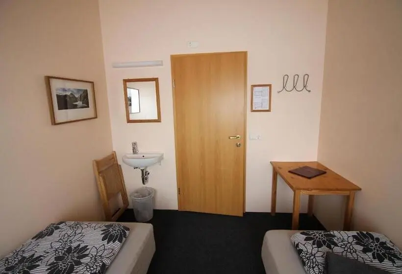 اتاق استاندارد با چشمانداز دریاچه, Hvoll Hostel