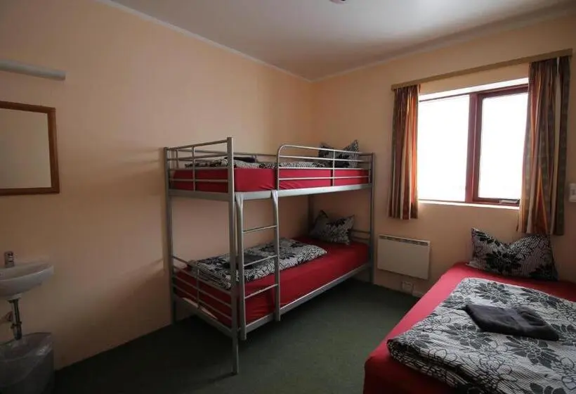 اتاق استاندارد سه نفره, Hvoll Hostel