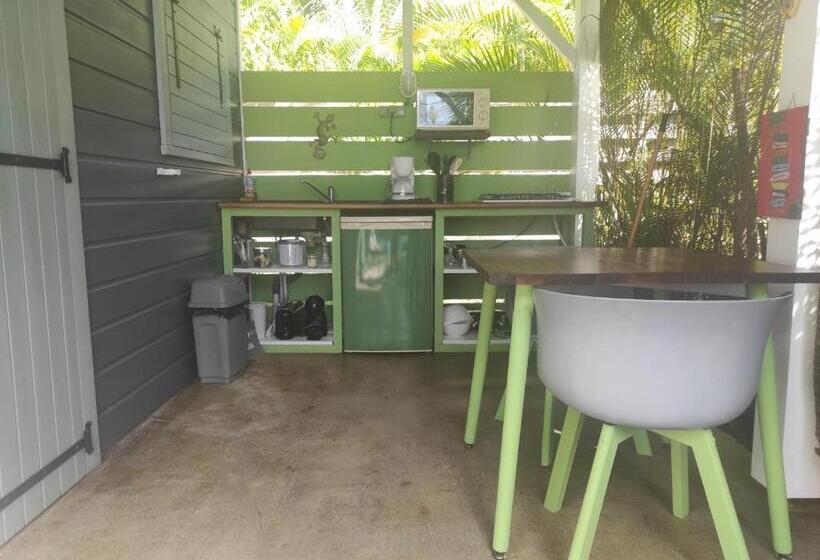 بانگلوی استاندارد, Chez Rustine Et Pompette