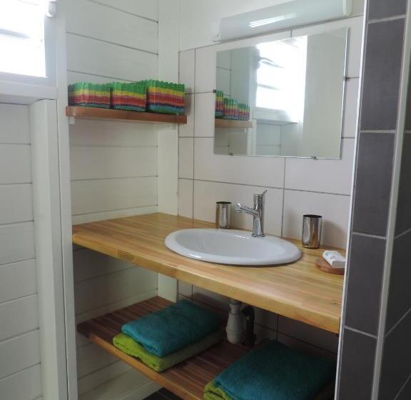 بانگلوی استاندارد, Chez Rustine Et Pompette