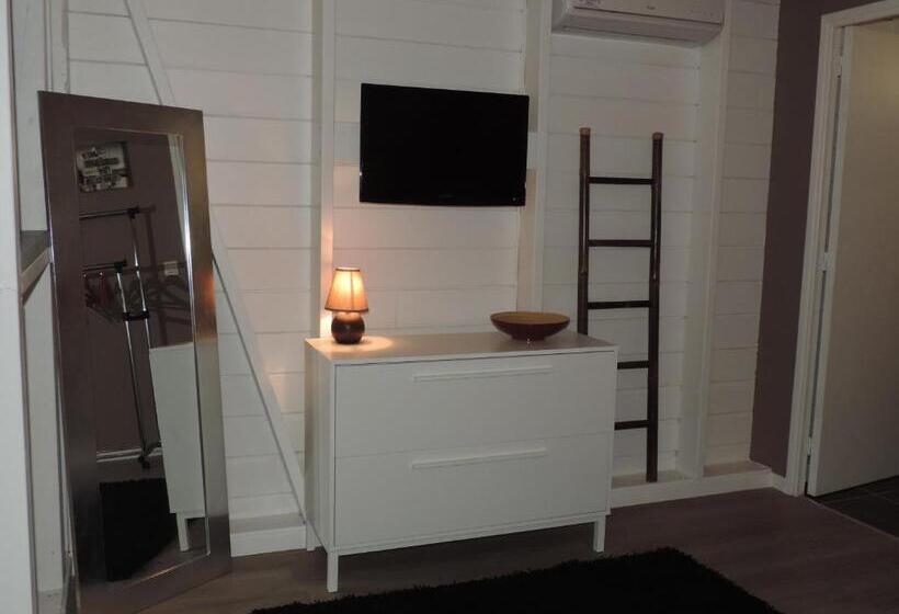 بانگلوی استاندارد, Chez Rustine Et Pompette