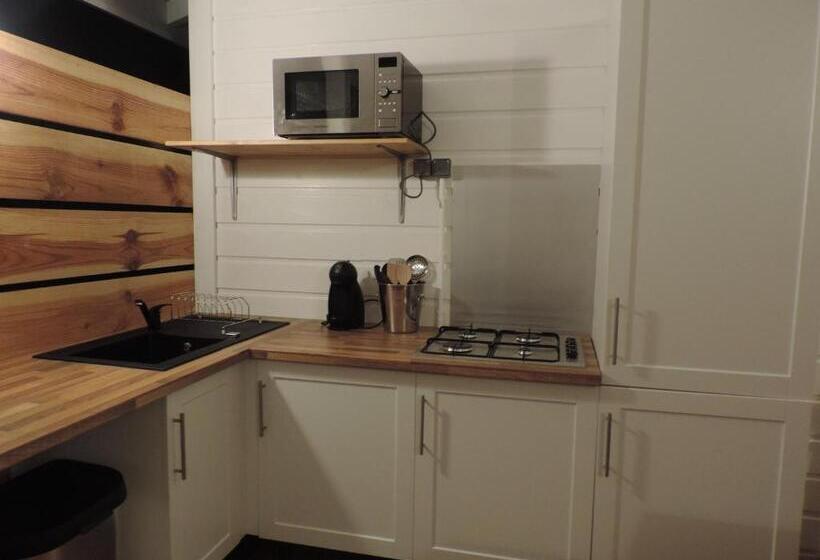 بانگلوی استاندارد 2 خوابه, Chez Rustine Et Pompette