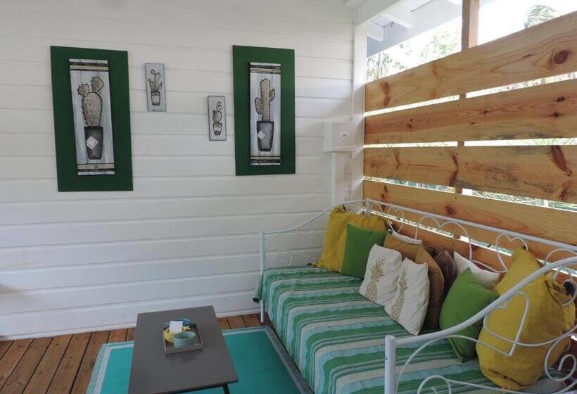 بانگلوی استاندارد 2 خوابه, Chez Rustine Et Pompette