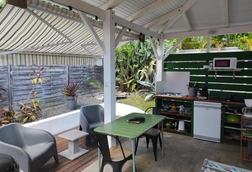 بانگلوی استاندارد, Chez Rustine Et Pompette