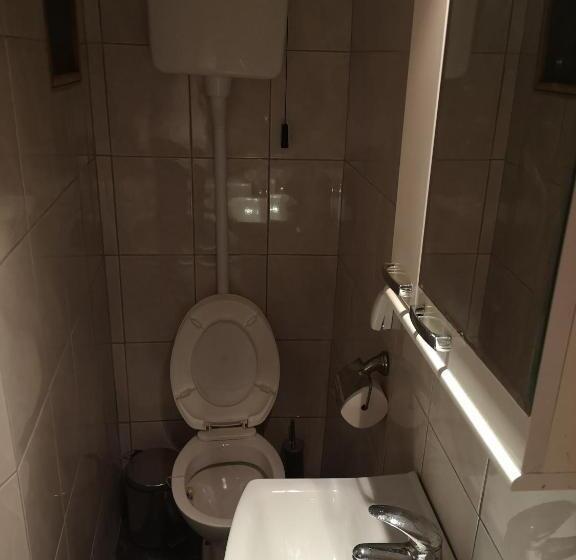 اتاق خانوادگی با چشمانداز باغ, Guest House Villa Krstic