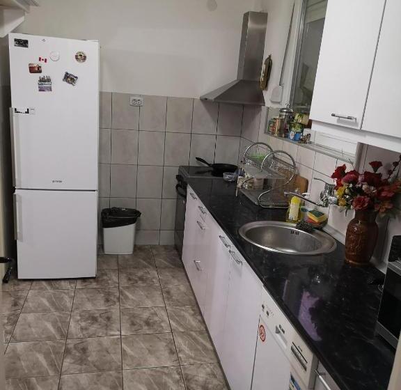 اتاق خانوادگی با چشمانداز باغ, Guest House Villa Krstic