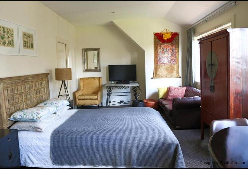 Suite, Nyima Tashi Buddhist Centre