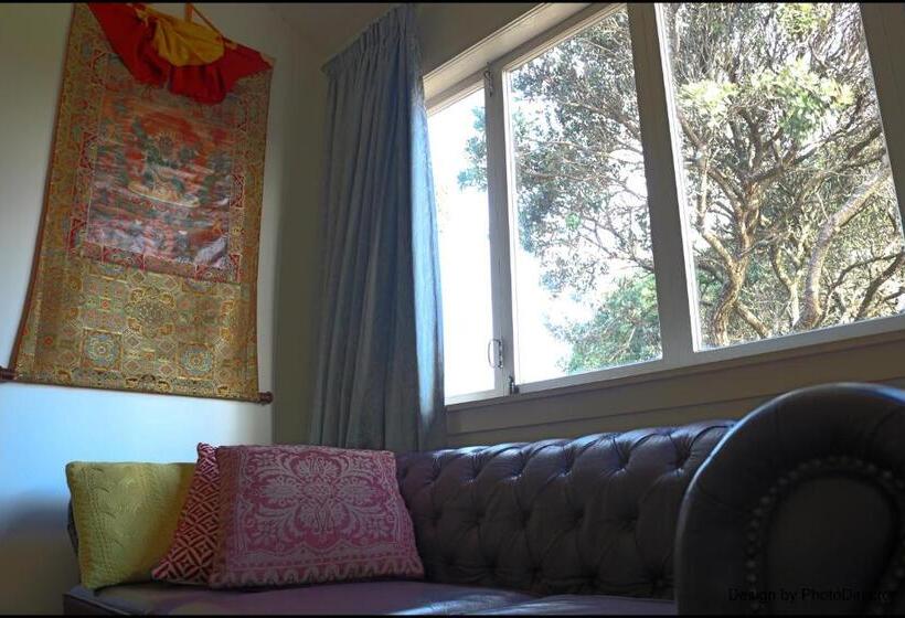 Suite, Nyima Tashi Buddhist Centre