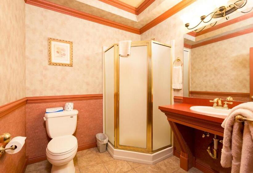 غرفة قياسية مطلّة علي البحيرة, The Blue Heron Inn