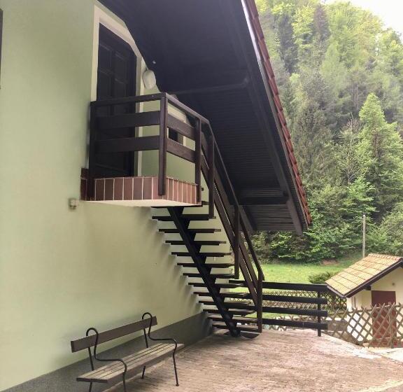 سوییت خانوادگی, Guest House Atelšek
