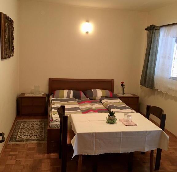 اتاق استاندارد با بالکن, Guest House Atelšek