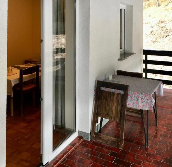 اتاق استاندارد با بالکن, Guest House Atelšek