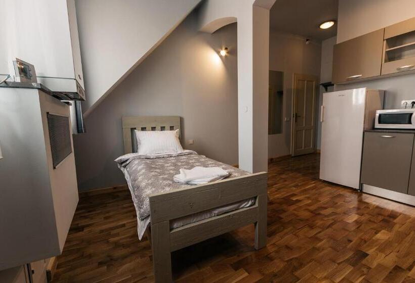 标准工作室, Yellowboot Apart