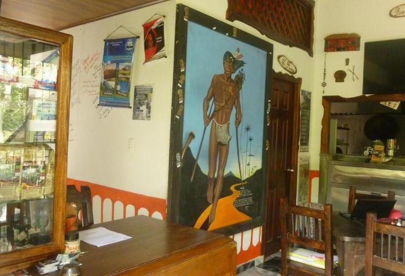 4인용 스탠다드 룸, Hostal Casa Artvelez