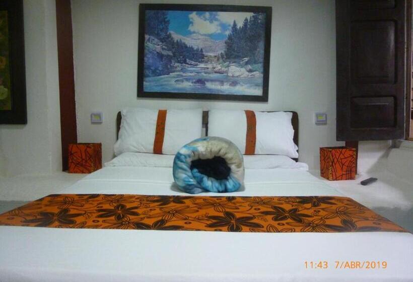 스탠다드 룸, Hostal Casa Artvelez