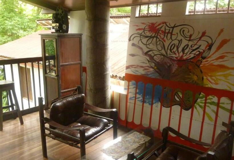 4인용 스탠다드 룸, Hostal Casa Artvelez
