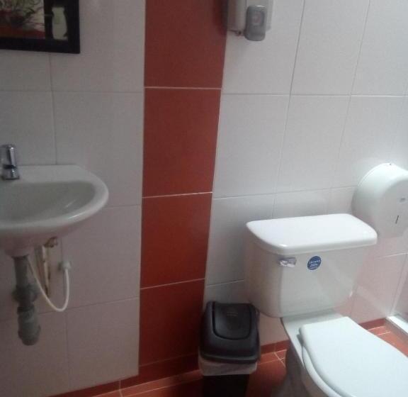 4인용 스탠다드 룸, Hostal Casa Artvelez