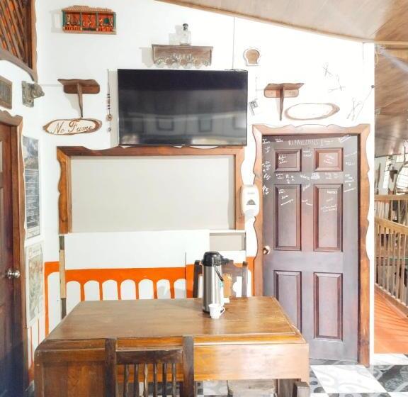 패밀리 룸, Hostal Casa Artvelez