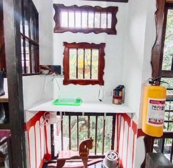 패밀리 룸, Hostal Casa Artvelez