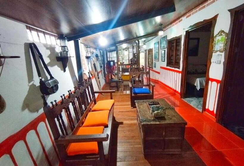 패밀리 룸, Hostal Casa Artvelez