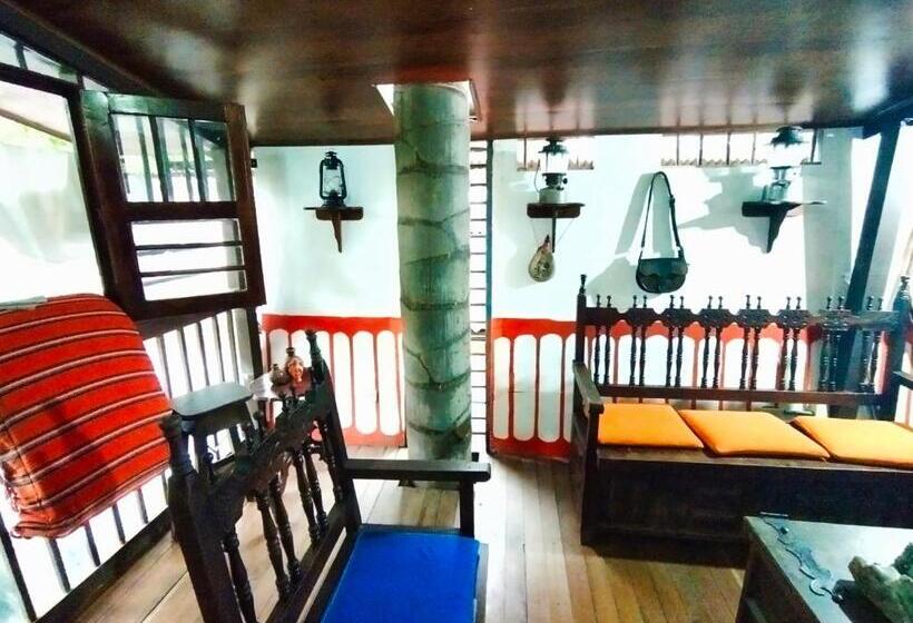 패밀리 룸, Hostal Casa Artvelez
