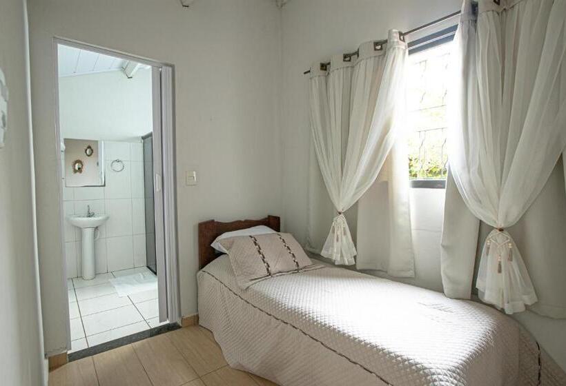 غرفة قياسية رباعية, Vila Jacaré