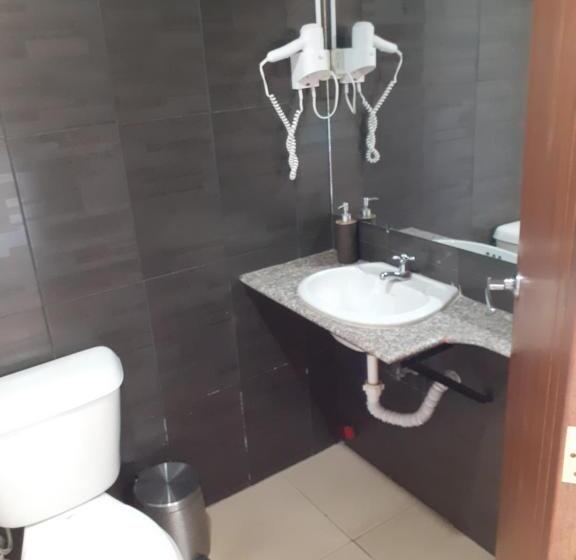 اتاق خانوادگی, El Balcon De Los Reyes