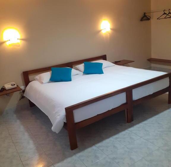 اتاق استاندارد, El Balcon De Los Reyes