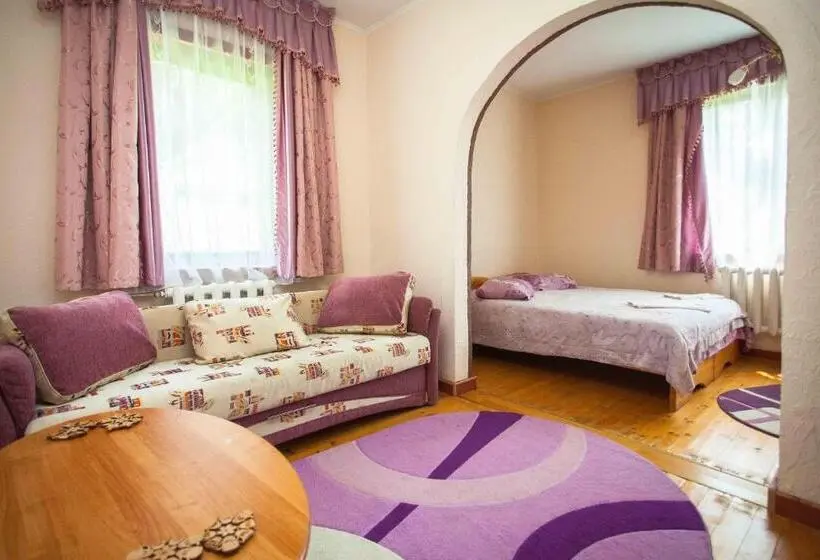سوییت خانوادگی, Lisoviy Zatyshok, Z Vidkrutum Litnim Baseynom