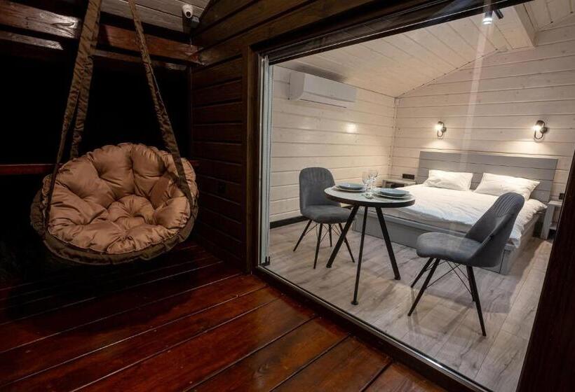 침실 1개 주택, Lisoviy Zatyshok, Z Vidkrutum Litnim Baseynom