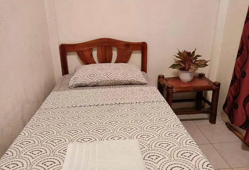 اتاق استاندارد یک نفره, Villa Skanderbeg Guest House