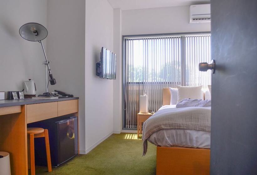 Camera Standard, Sararaso