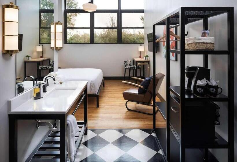 Номер Deluxe, Grinnell