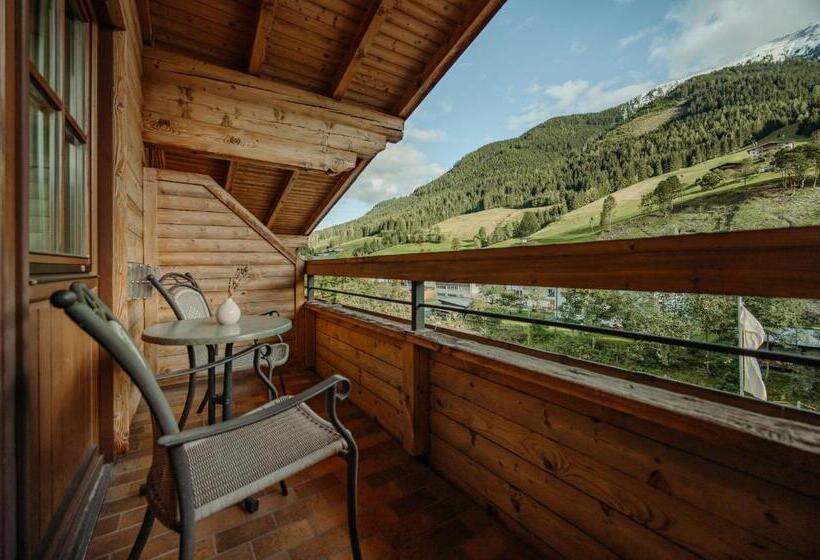 آپارتمان 1 خوابه با بالکن, Theresi Appartements