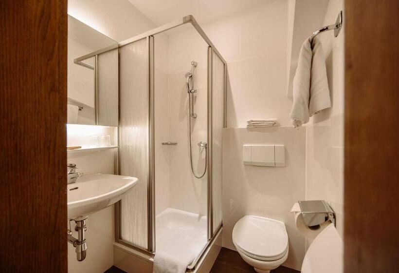 آپارتمان 1 خوابه با بالکن, Theresi Appartements