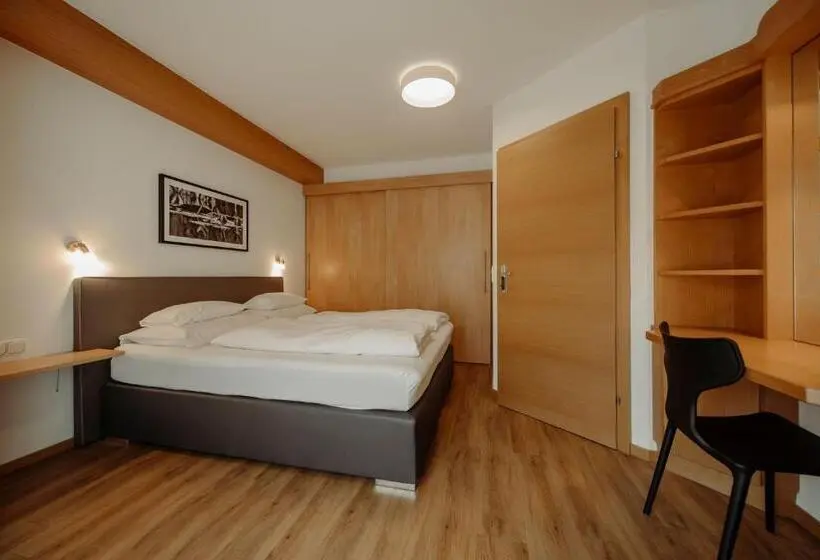 Huoneisto 3 Makuuhuonetta, Theresi Appartements