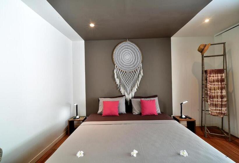 プール付きジュニアスイート, Meno Suites