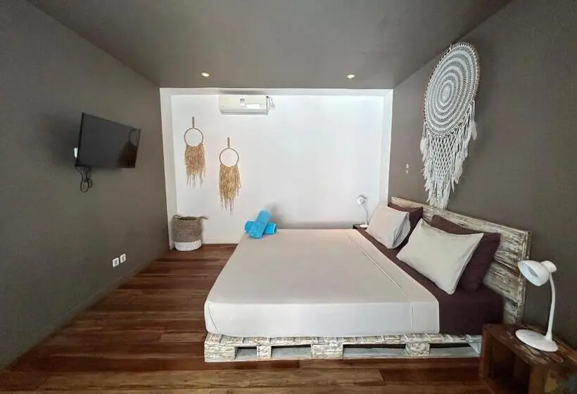 プール付きジュニアスイート, Meno Suites