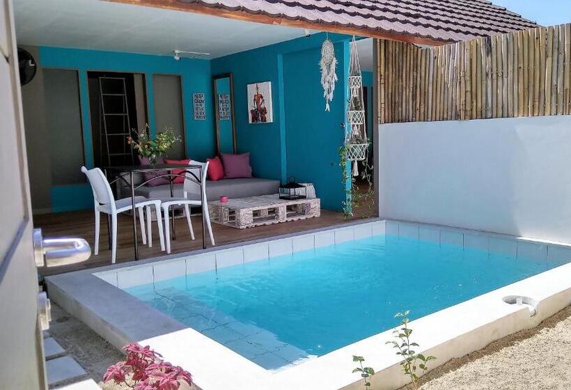 プール付きジュニアスイート, Meno Suites