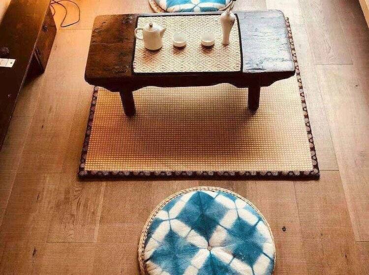 غرفة قياسية مطلّة علي البحيرة, Inside House Shaoxing