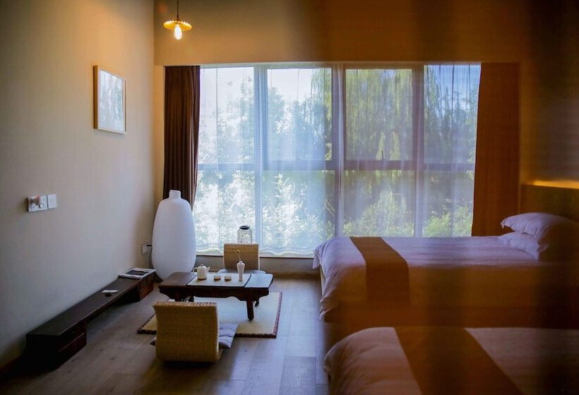 غرفة قياسية مطلّة علي البحيرة, Inside House Shaoxing