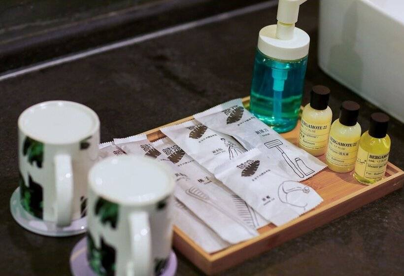 غرفة قياسية مطلّة علي البحيرة, Inside House Shaoxing