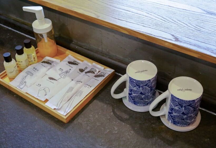 غرفة قياسية مطلّة علي البحيرة, Inside House Shaoxing