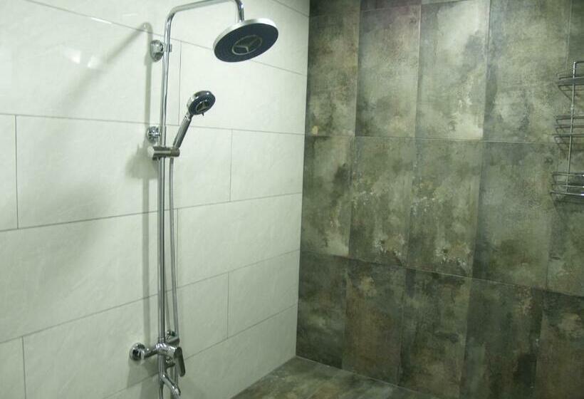 اتاق راحتی سه تخته, Level