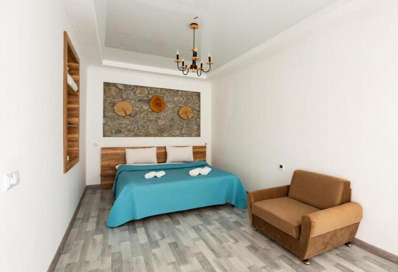 اتاق راحتی سه تخته, Level